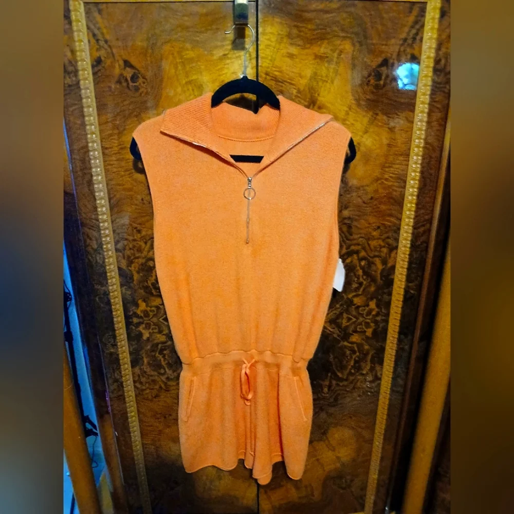 New Ribbed Stretchy Romper With Pockets - Picture 1 of 5
